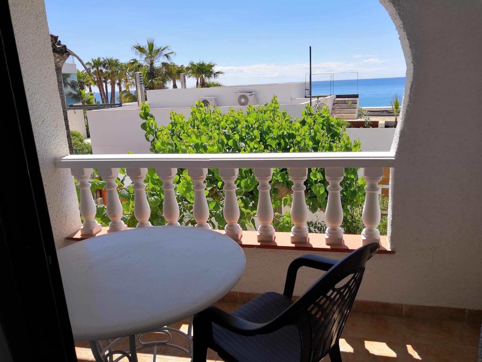 A H Rentals Villa Carolina Винарос Экстерьер фото