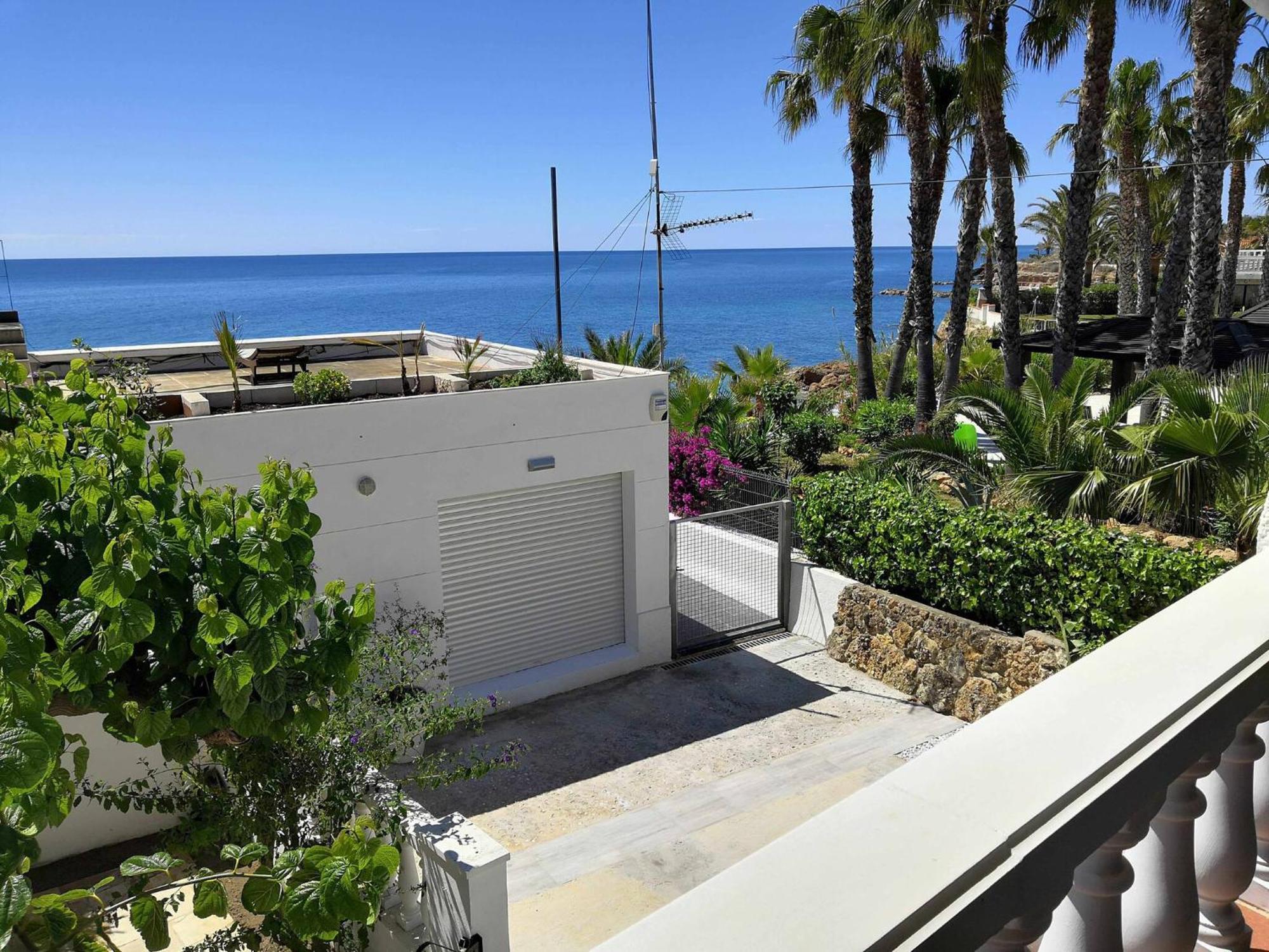 A H Rentals Villa Carolina Винарос Экстерьер фото