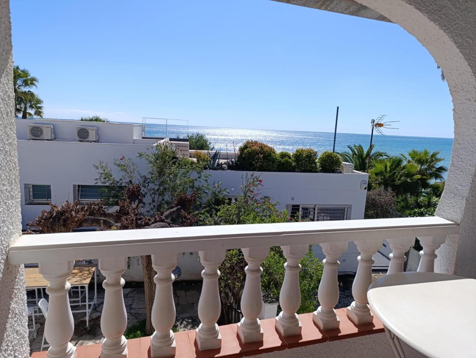 A H Rentals Villa Carolina Винарос Экстерьер фото